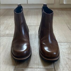 Men's Classic Brown Leather Chelsea Boots